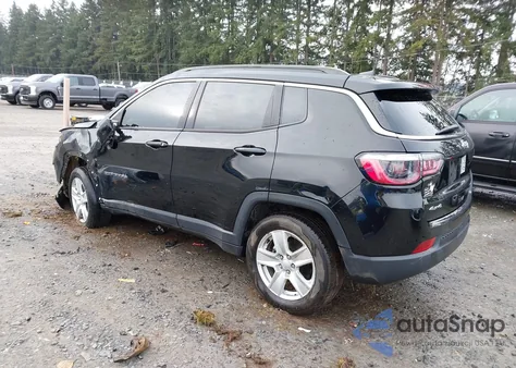 2022 Jeep Compass Latitude 4X4 z USA, uszkodzony, nr VIN 3C4NJDBB8NT102486